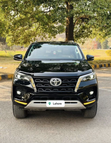 rent a fortuner in lahore